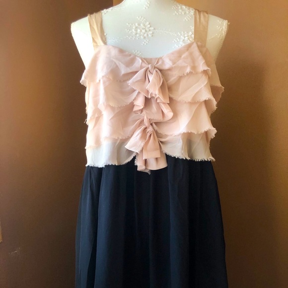 Sleeveless Two-toned mini dress - Picture 1 of 7